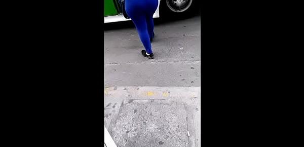  culo de gorda en leggins azules